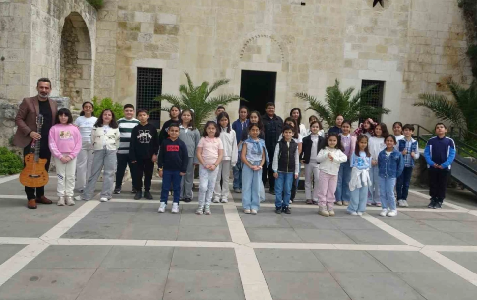 gazele-gazel-korosunun-cocuk-sanatcilari-antakyanin-tarihi-noktalarini-gezdi-6-1775110516